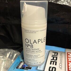 OLAPLEX No. 8 Moisture Mask with White and Black Design